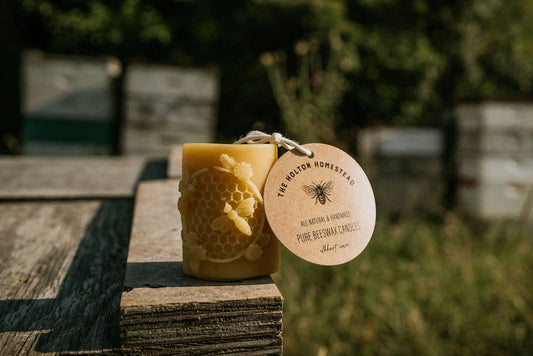 Beeswax pillar candle 'Honeybun'
