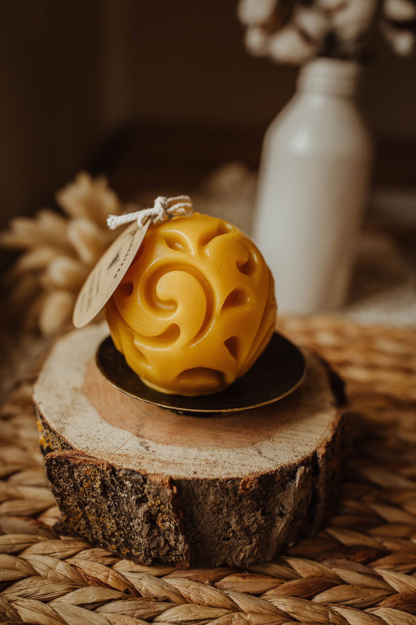 Beeswax pillar candle 'Cynthia"