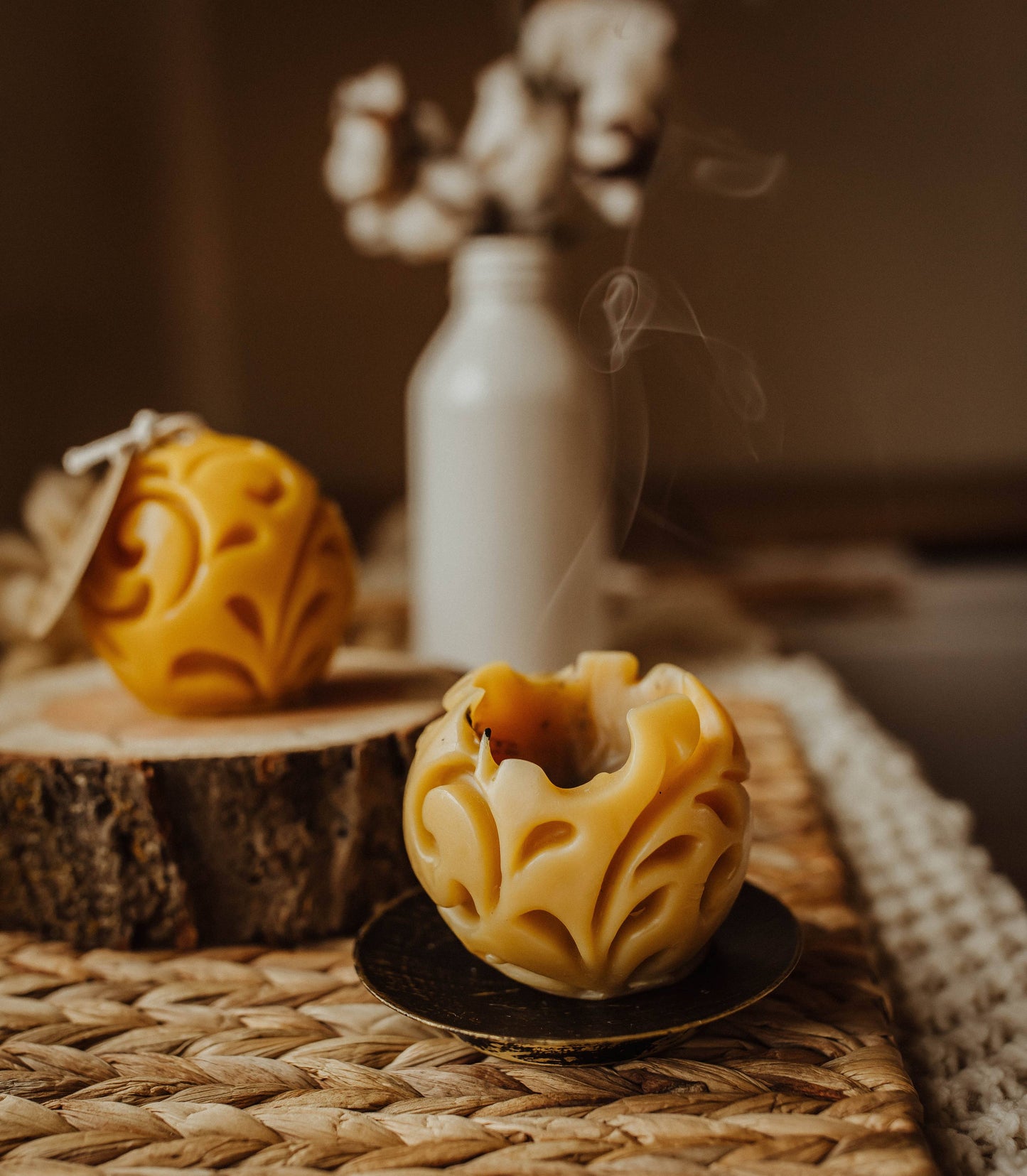 Beeswax pillar candle 'Cynthia"