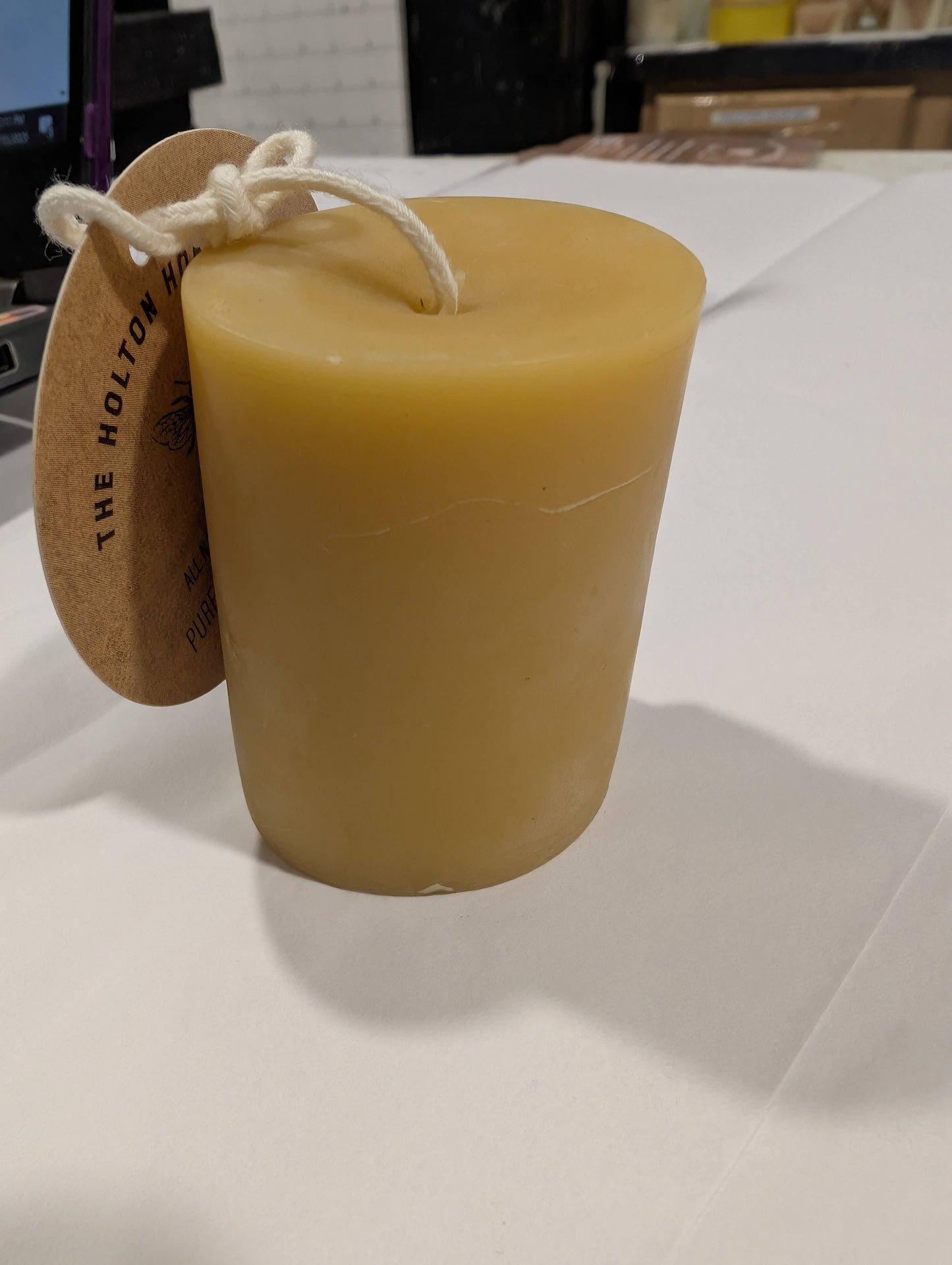 Beeswax pillar candle 'Honeybun'