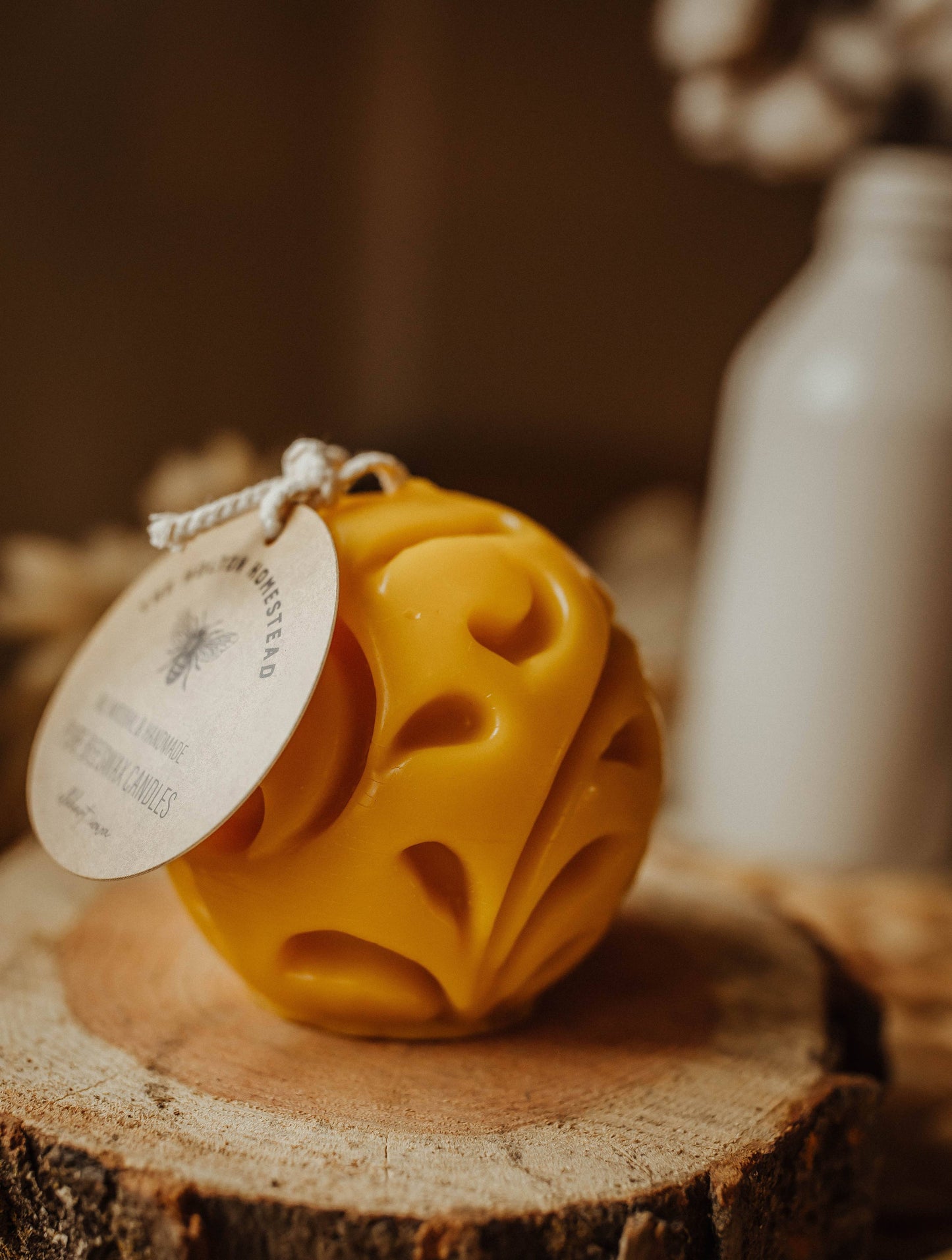 Beeswax pillar candle 'Cynthia"