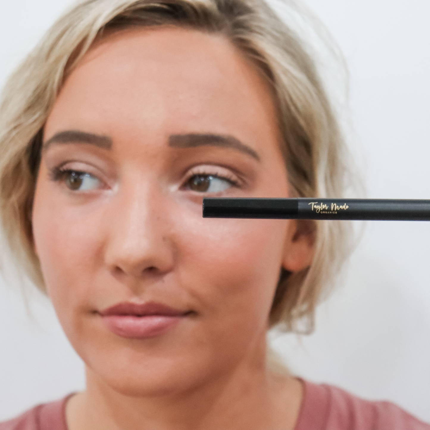 Retractable Brow Pencil – Shape, Define & Fill